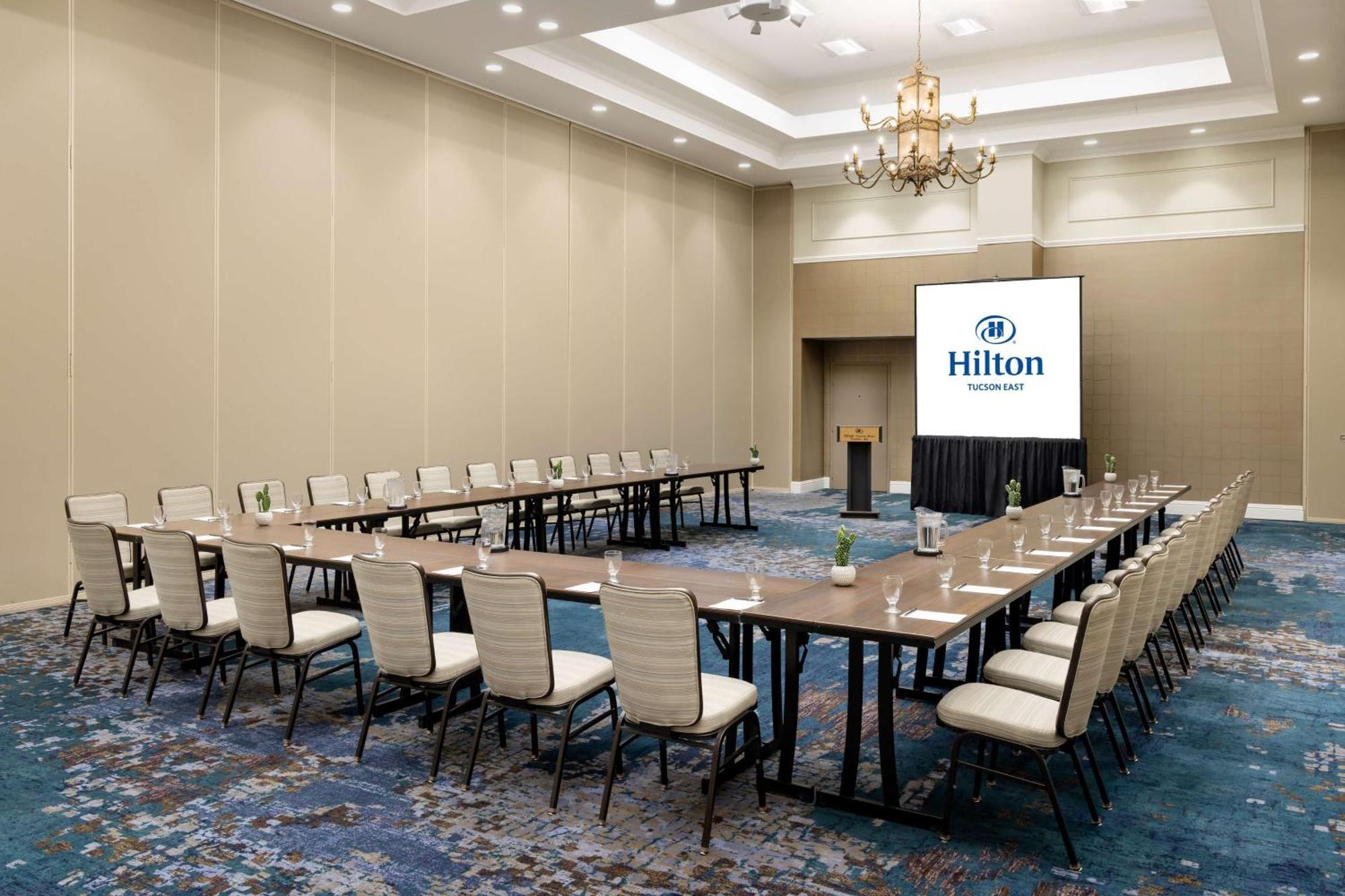 Hilton Tucson East Hotel Kültér fotó