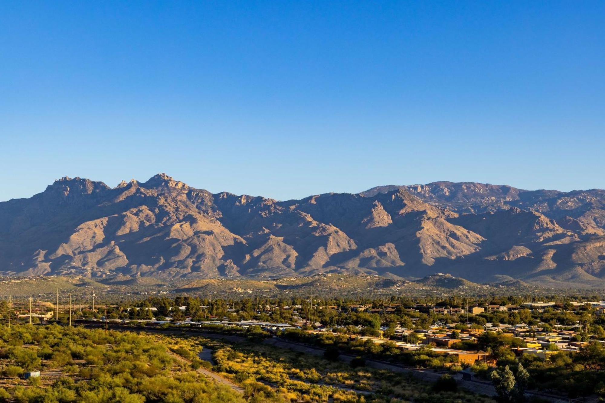 Hilton Tucson East Hotel Kültér fotó